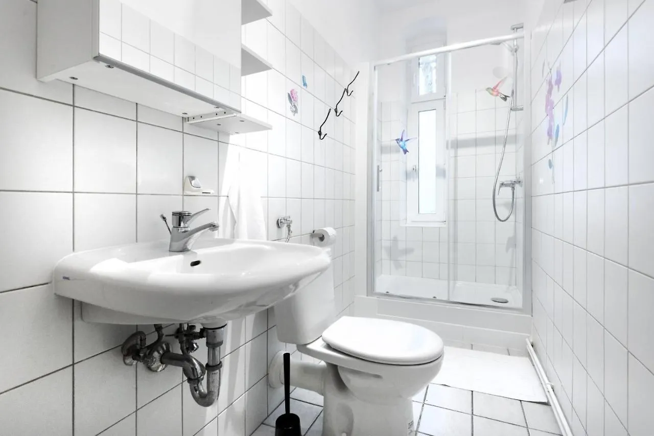 Sweet Central Tiny Apartment For 4 People Berlin